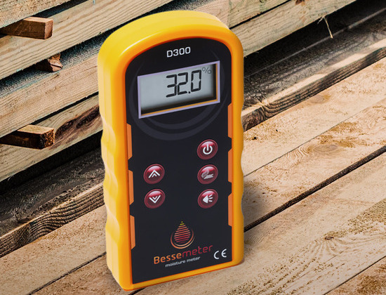 The Bessemeter D300 measuring wood moisture content