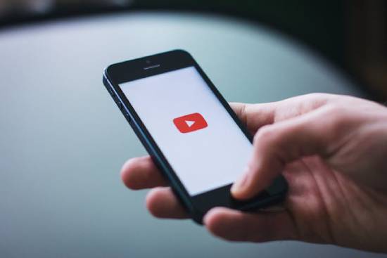 33 of the Best Woodworking YouTube Channels to Follow